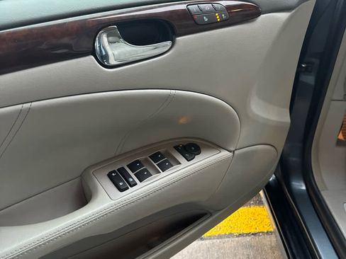 Used 2011 Buick Lucerne CXL image 12