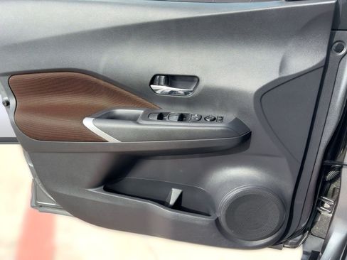 Used 2024 Nissan Kicks SR image 20