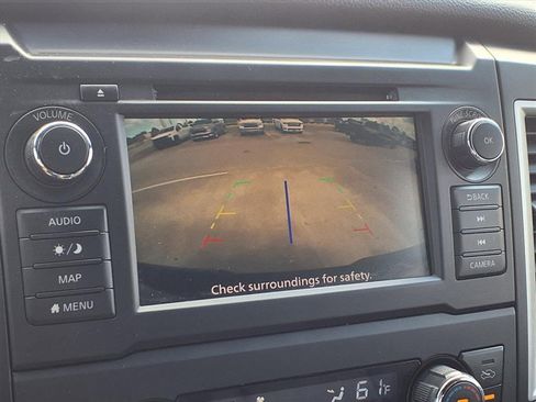 Used 2019 Nissan Titan SL w/ Midnight Edition image 18