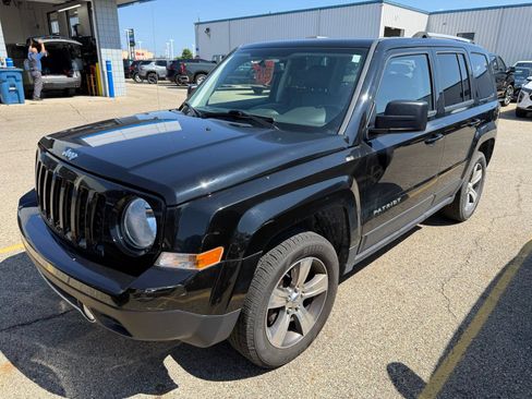 Used 2017 Jeep Patriot High Altitude AWD/4WD image 5