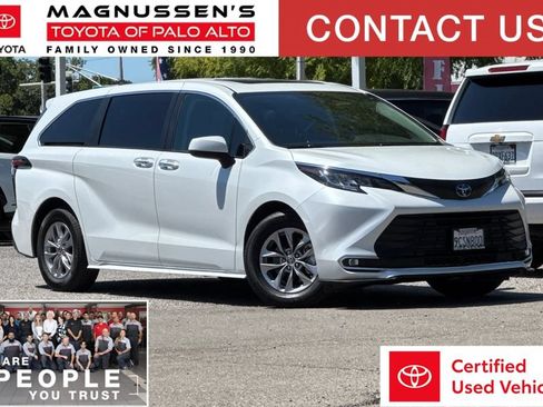 Certified 2022 Toyota Sienna XLE AWD/4WD image 1