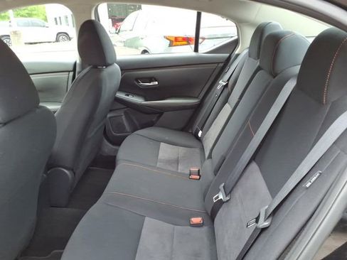 Certified 2025 Nissan Sentra SR FWD image 6