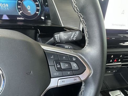 Used 2024 Volkswagen Atlas Cross Sport SE w/ Panoramic Sunroof Package FWD image 18