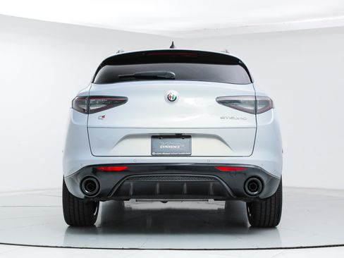 New 2025 Alfa Romeo Stelvio Sprint w/ Veloce Package AWD/4WD image 4