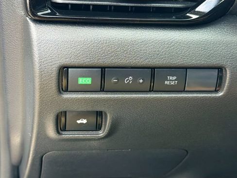Used 2022 Nissan Sentra SV w/ SV Premium Package FWD image 10