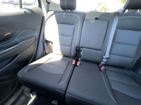 Used 2024 GMC Terrain SLE image 39