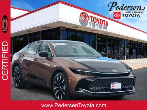 Used 2023 Toyota Crown Platinum image 1