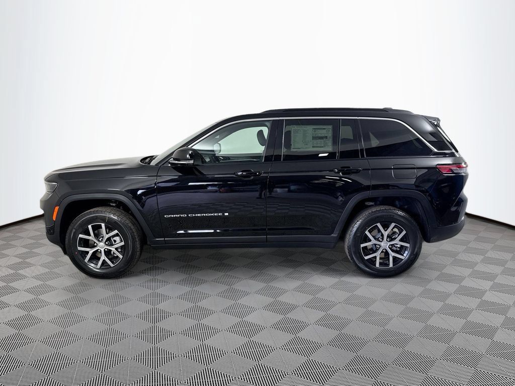 Certified 2025 Jeep Grand Cherokee Limited w/ Luxury Tech Group II RWD image 5