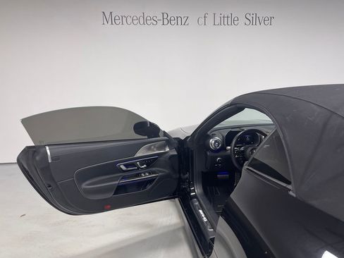 Certified 2022 Mercedes-Benz SL 63 AMG 4MATIC image 21