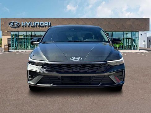 New 2025 Hyundai Elantra SEL FWD image 12