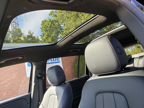 Used 2023 Mercedes-Benz GLB 250 4MATIC image 10