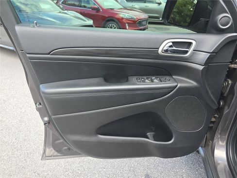 Used 2021 Jeep Grand Cherokee Laredo RWD image 18
