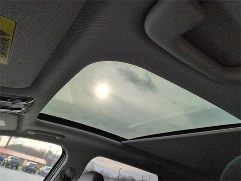 Used 2025 Kia Sorento S w/ Panoramic Sunroof Package image 13