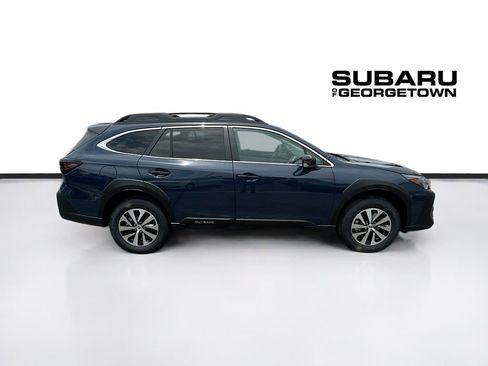 Used 2025 Subaru Outback Premium image 9