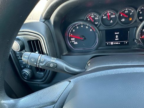 Used 2022 Chevrolet Silverado 1500 Custom Trail Boss AWD/4WD image 26