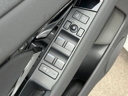 Certified 2026 Land Rover Range Rover Evoque S AWD/4WD image 13