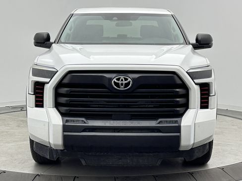 Used 2022 Toyota Tundra SR5 w/ SR5 Convenience Package AWD/4WD image 2