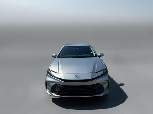 Used 2025 Toyota Camry LE FWD image 3