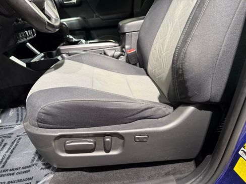 Used 2022 Toyota Tacoma TRD Off-Road w/ Technology Package image 13