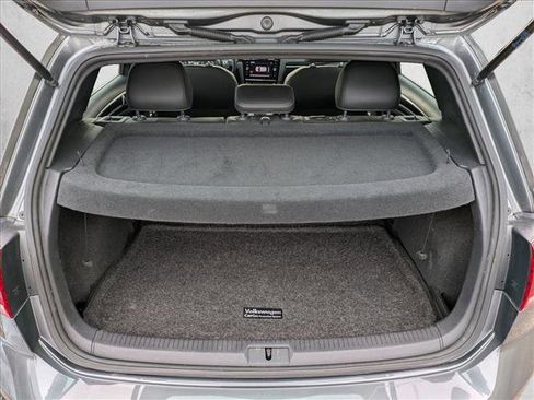 Used 2018 Volkswagen Golf 4-Door image 6