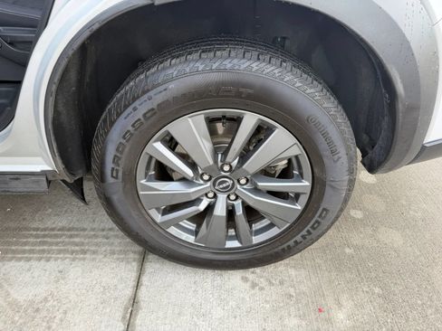 Used 2022 Nissan Pathfinder SV AWD/4WD image 9