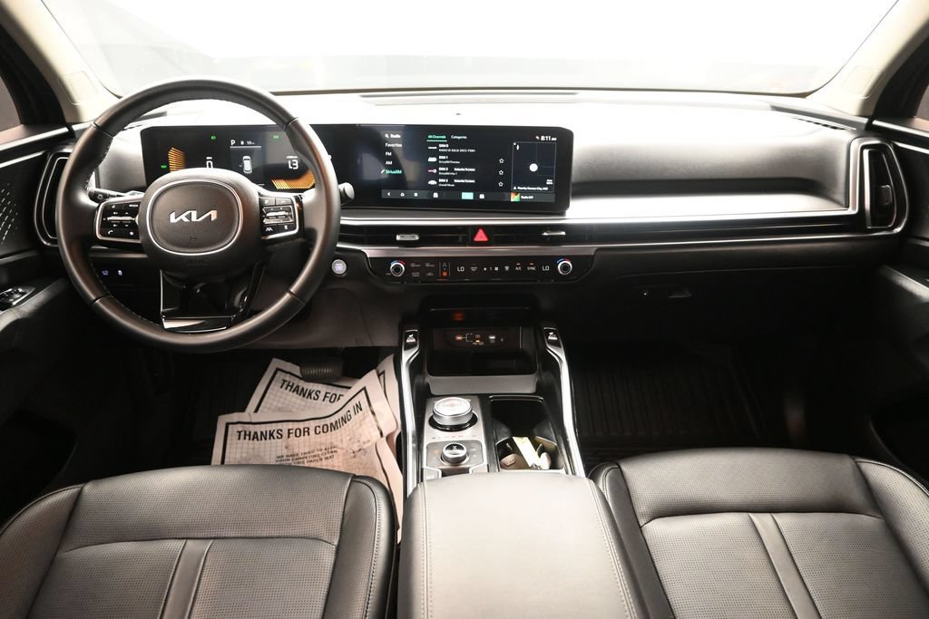 Used 2025 Kia Sorento EX AWD/4WD image 32