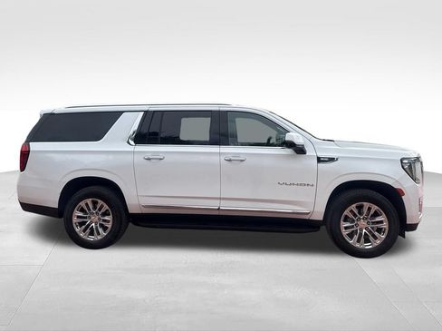 Used 2022 GMC Yukon XL SLT w/ SLT Premium Package AWD/4WD image 10