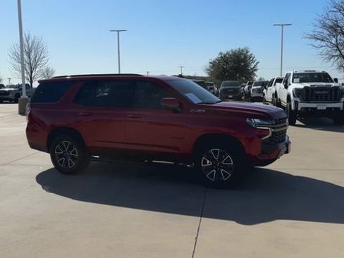 Used 2022 Chevrolet Tahoe Z71 w/ Luxury Package image 2