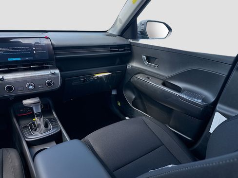 New 2026 Hyundai Kona SE FWD image 16