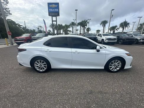Used 2021 Toyota Camry LE FWD image 17