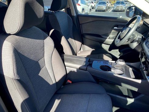 Used 2023 Nissan Rogue SV image 19