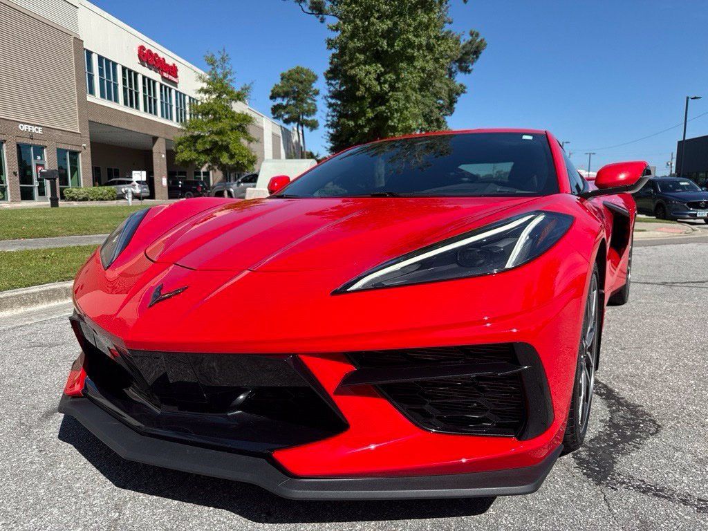 Used 2025 Chevrolet Corvette Stingray Coupe w/ Z51 Performance Package RWD image 9