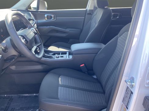 New 2026 Kia Sorento LX FWD image 9