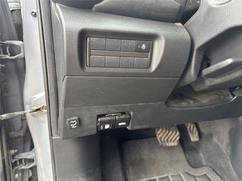 Used 2021 Nissan Kicks SR w/ SR Premium Package FWD image 20