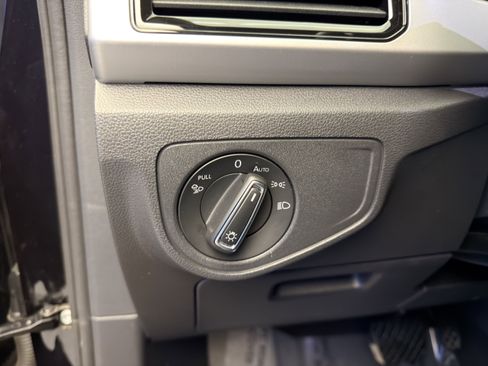 Used 2023 Volkswagen Atlas SE w/ Black Wheel Package image 15