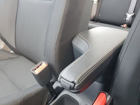 New 2025 Nissan Kicks Play S image 19