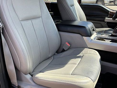 Used 2018 Ford F150 Lariat w/ Equipment Group 502A Luxury AWD/4WD image 14