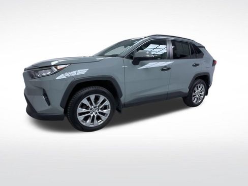Used 2021 Toyota RAV4 XLE Premium AWD/4WD image 4