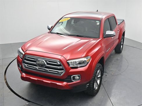 Used 2019 Toyota Tacoma Limited image 47