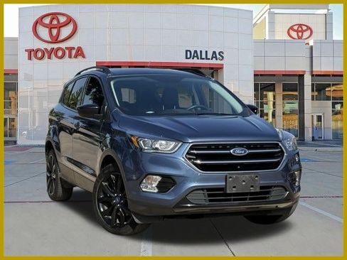 Used 2018 Ford Escape SE w/ SE Sport Appearance Package AWD/4WD image 1