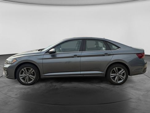 Used 2024 Volkswagen Jetta SE FWD image 6