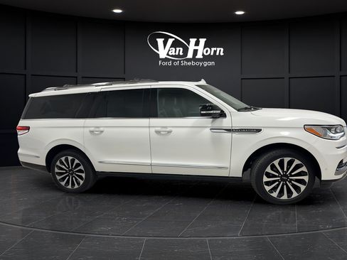 Used 2022 Lincoln Navigator L Reserve AWD/4WD image 8