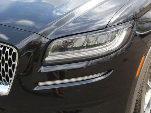 Used 2023 Lincoln Nautilus Reserve AWD/4WD image 11