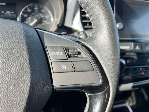 Used 2018 Mitsubishi Outlander SE image 25