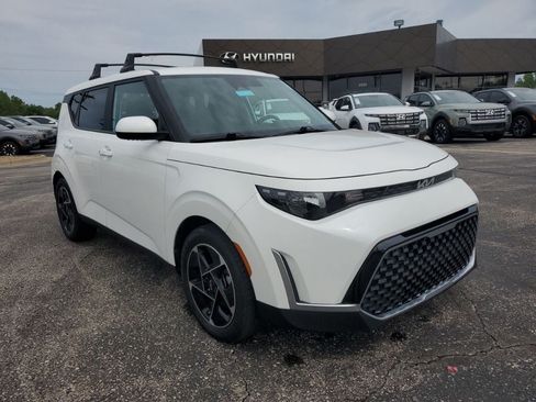 Used 2024 Kia Soul EX FWD image 6