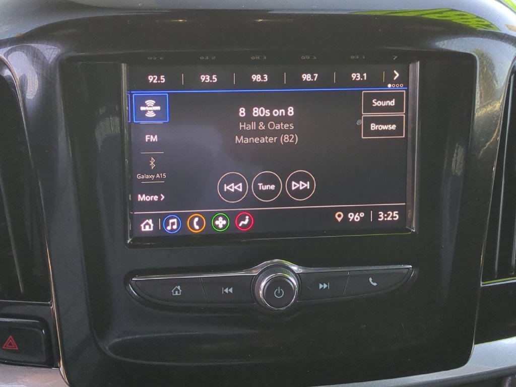 Used 2023 Chevrolet Traverse LT FWD image 16