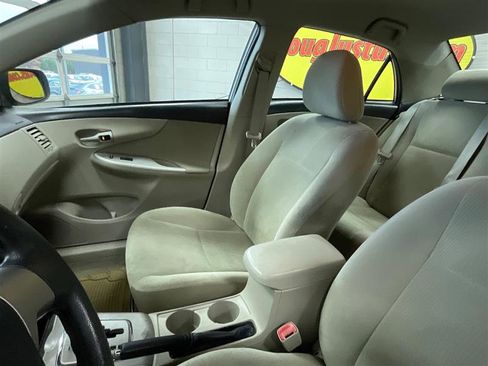 Used 2012 Toyota Corolla LE image 11