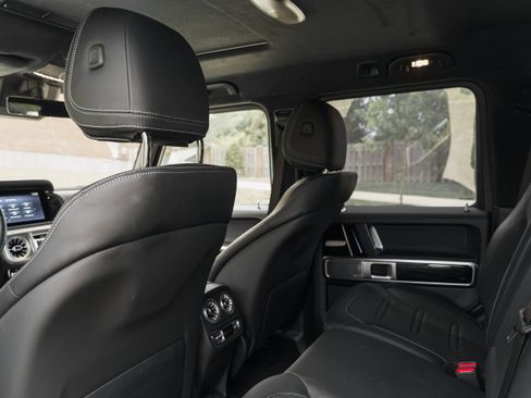 Used 2025 Mercedes-Benz G 550 image 25