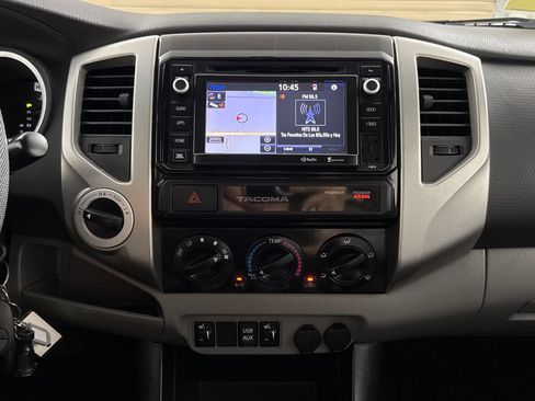 Used 2015 Toyota Tacoma 4x4 Double Cab w/ Limited Package image 18