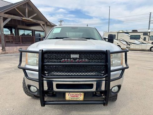 Used 2011 GMC Sierra 2500 SLE w/ SLE Preferred Package image 8